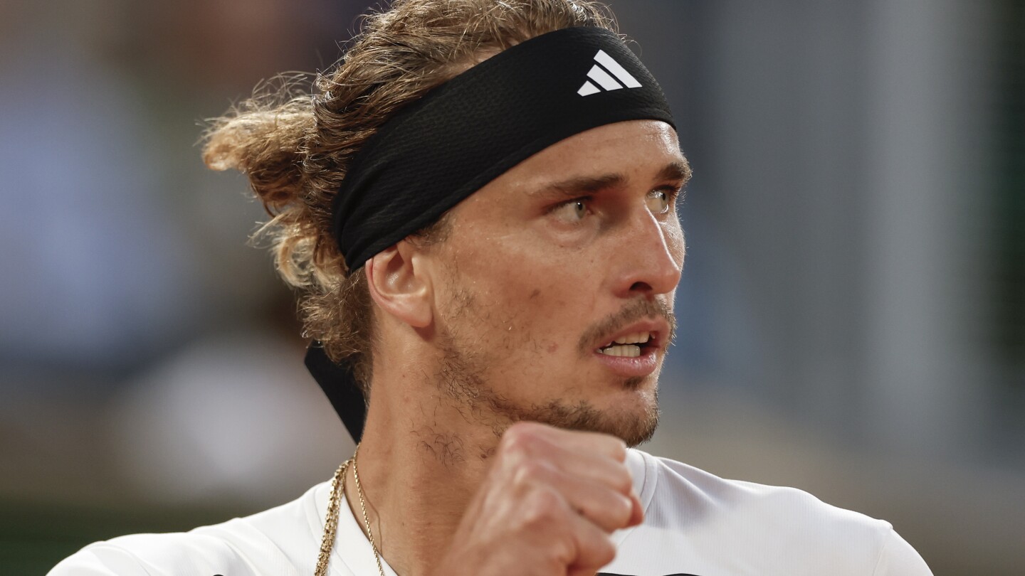 Alexander Zverev reaches his fourth consecutive French Open semifinal as trial proceeds