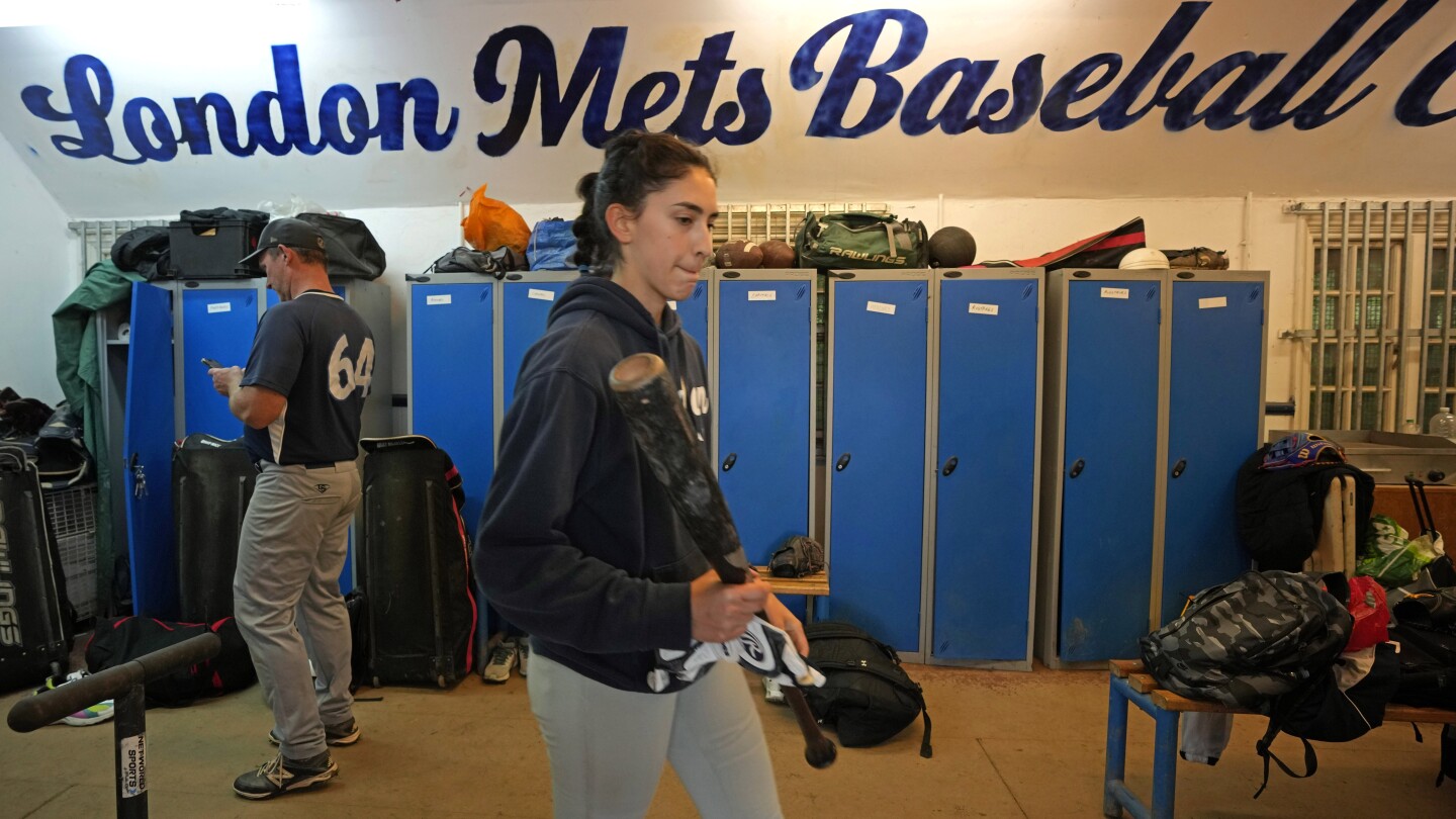 In the UK’s top baseball league, crowds are small, babysitters are key and the Mets are a dynasty