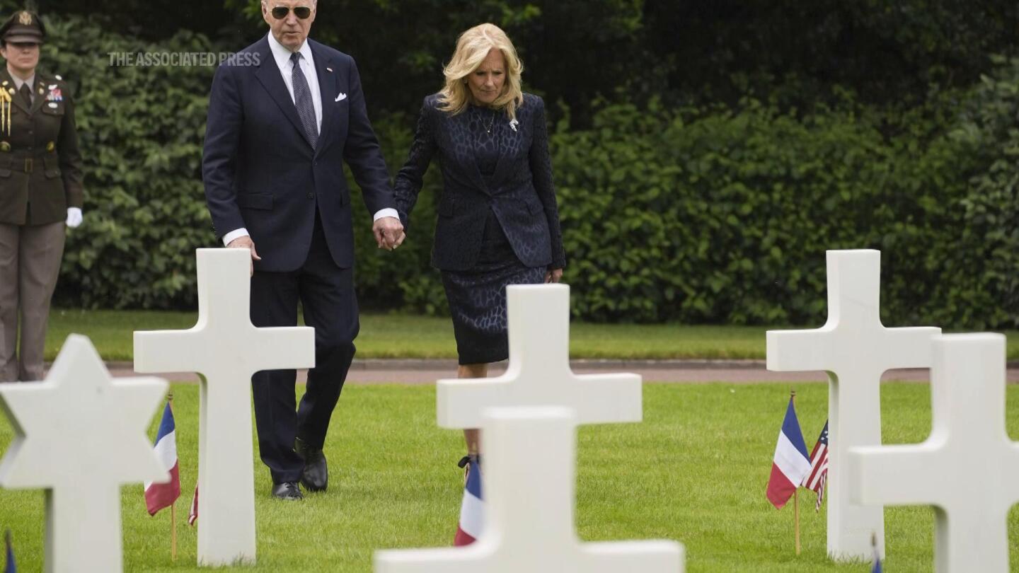 Biden vows ‘we will not walk away’ from Ukraine at D-Day ceremony near the beaches of Normandy | AP News