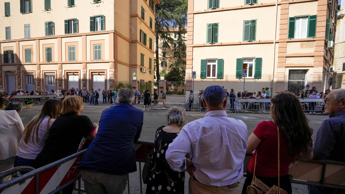 Papal switcheroo as Francis changes plans at last minute to visit different Rome community