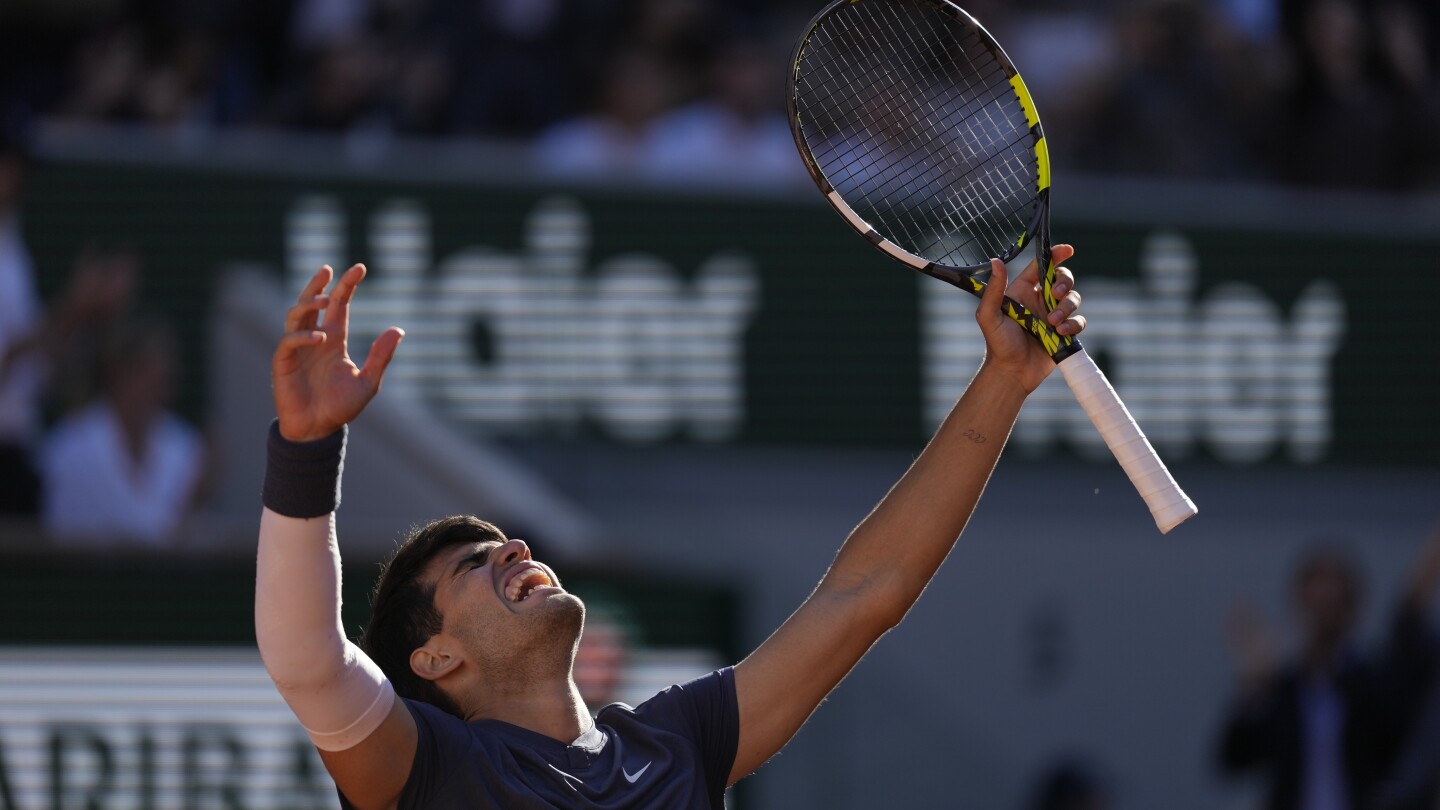 Carlos Alcaraz reaches his first French Open final by beating Jannik Sinner in 5 sets over 4 hours