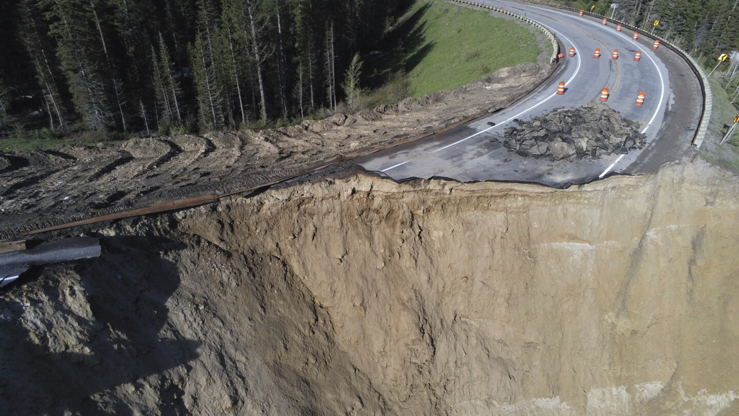 Wyoming pass landslide brings mountain-sized headache to commuting tourist town workers