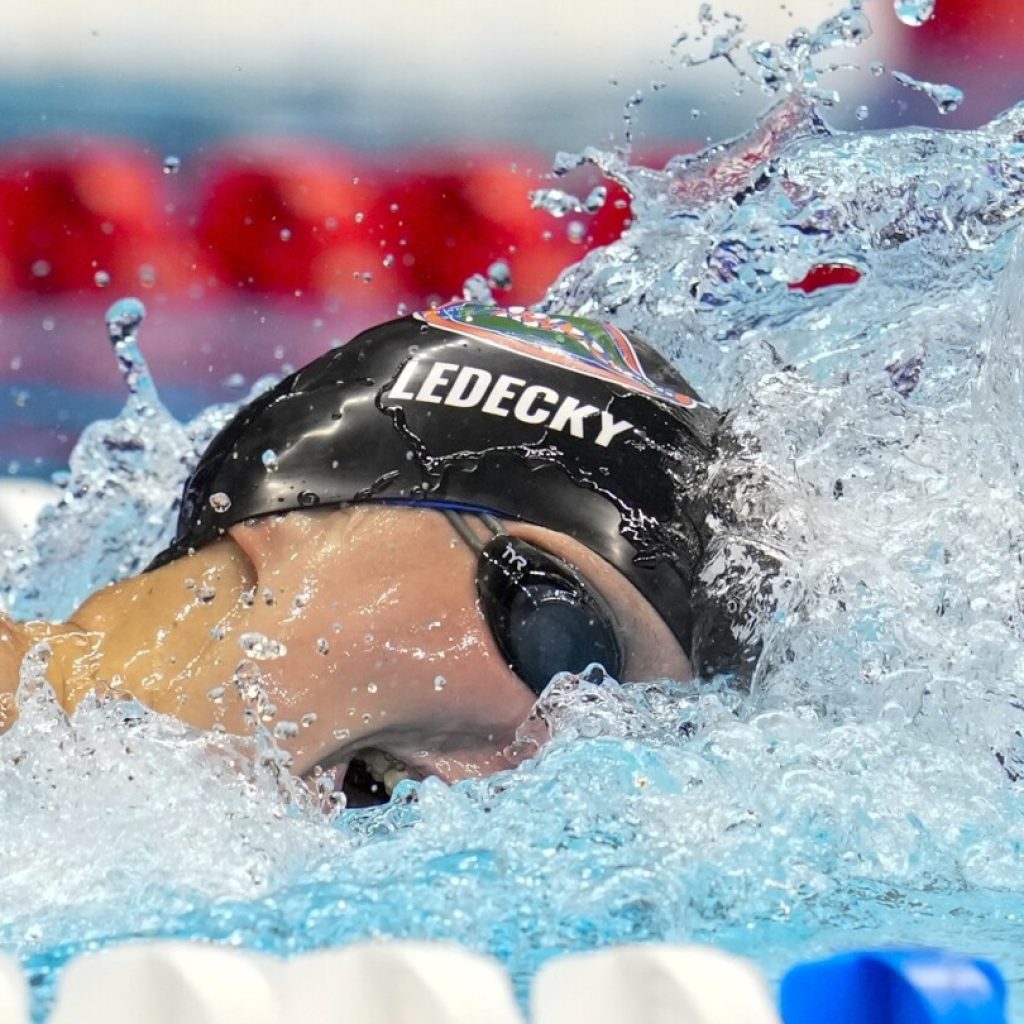 Katie Ledecky off to a strong start at US Olympic swimming trials, leads prelims of 400 free