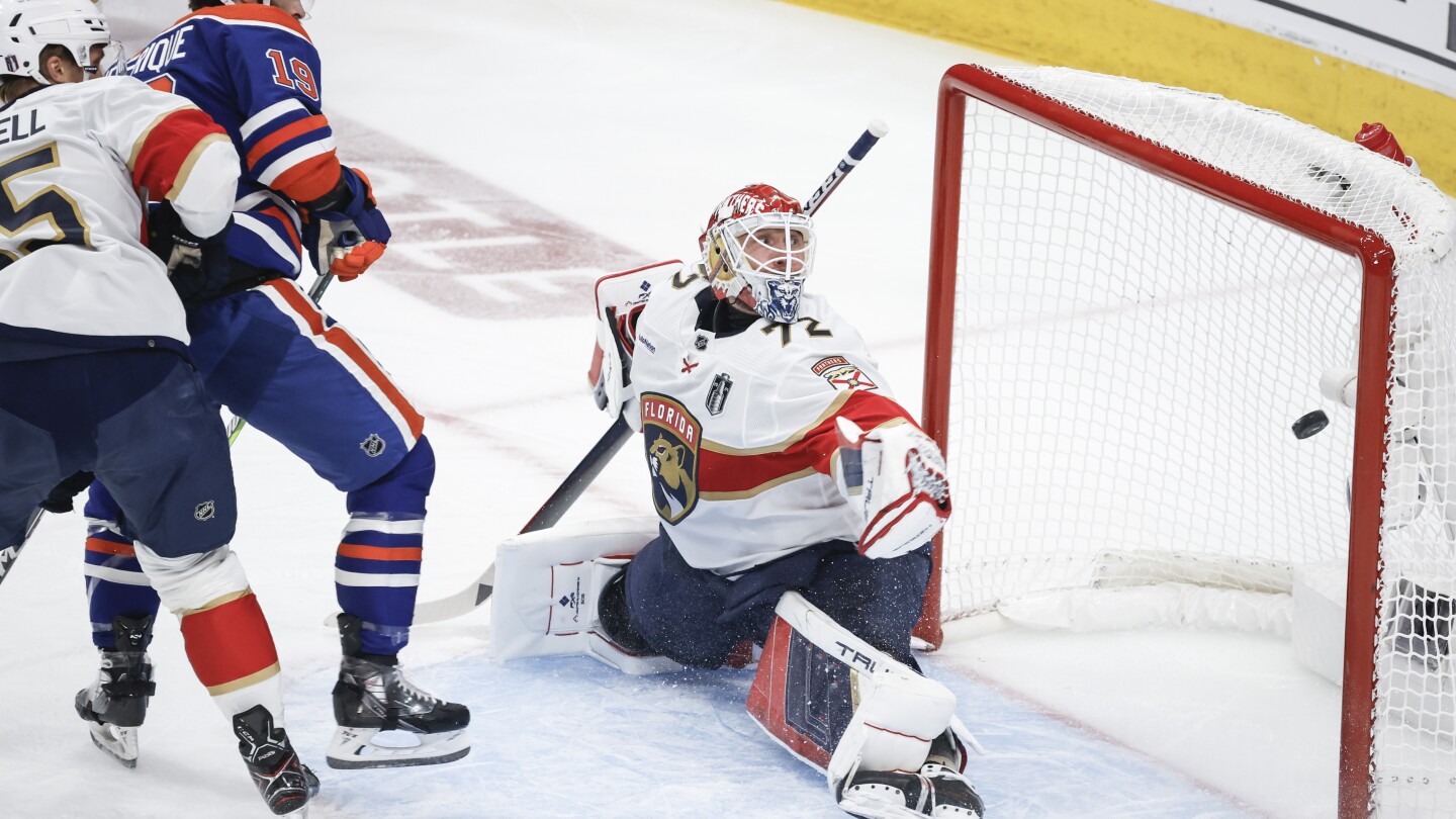 Panthers’ Sergei Bobrovsky gets pulled after allowing 5 goals in Stanley Cup Final Game 4