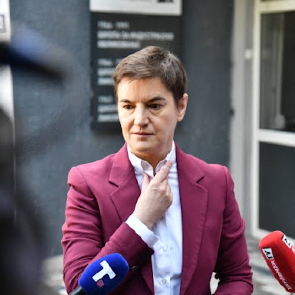 Brnabić: Vlast osuđuje napade na prosvetare, opozicija ih koristi za političku borbu