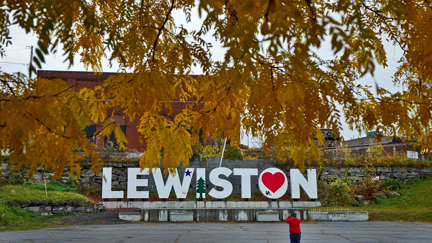 Army lieutenant colonel says Lewiston shooter had ‘low threat’ profile upon leaving hospital