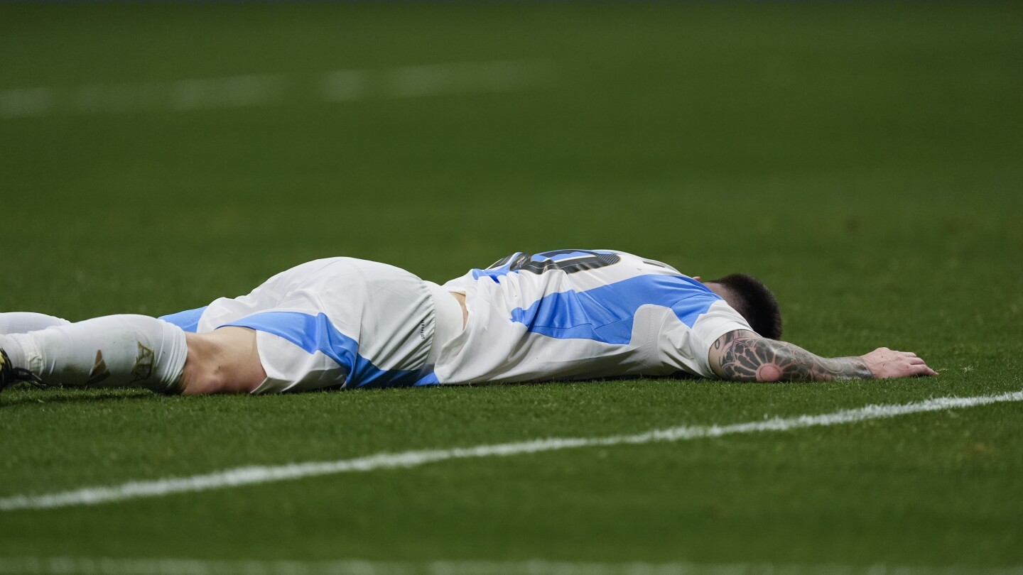 Argentina, Canada criticize playing surface at Mercedes-Benz Stadium after Copa America opener