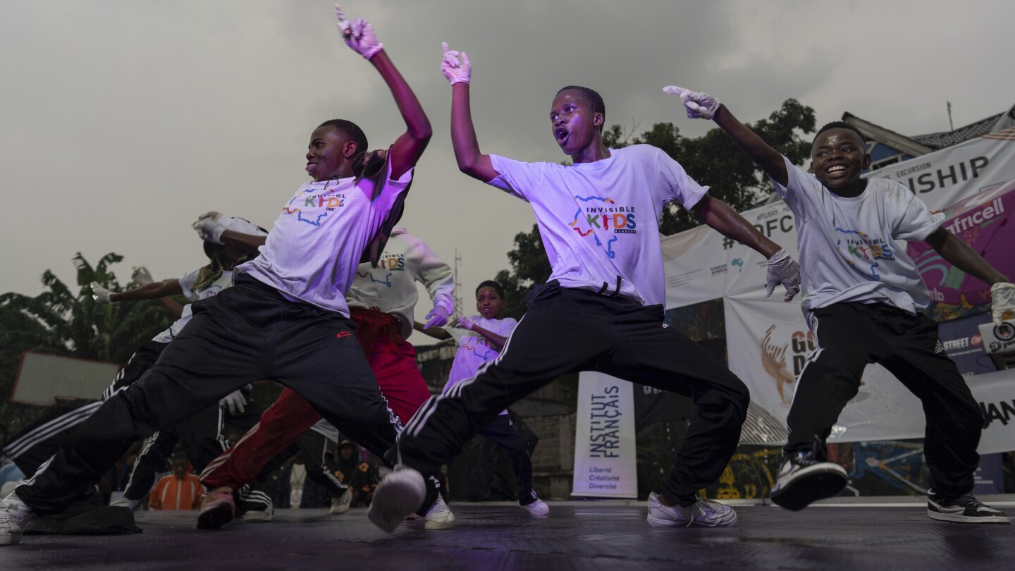 AP PHOTOS: In the spirit of perseverance, artists flock to Congo’s biggest dance festival