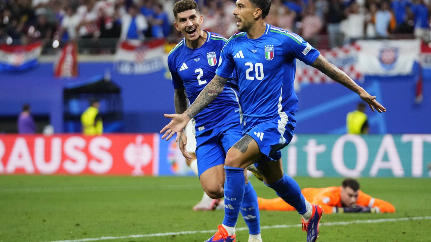 Italy advances at Euro 2024 after Zaccagni equalizer in injury time against Croatia