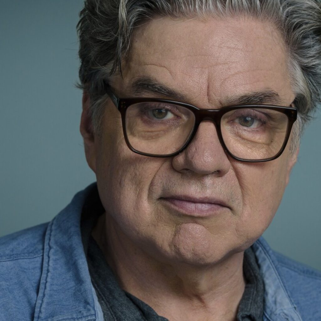 How Oliver Platt moonlights on ‘The Bear,’ while still clocking in at ‘Chicago Med’