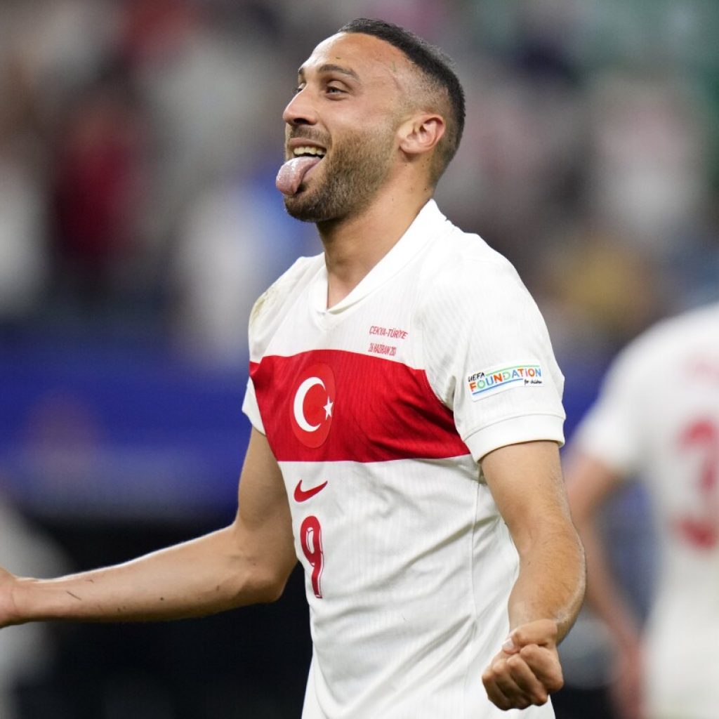 Turkey reaches Euro 2024 knockout round and eliminates Czech Republic in 2-1 win
