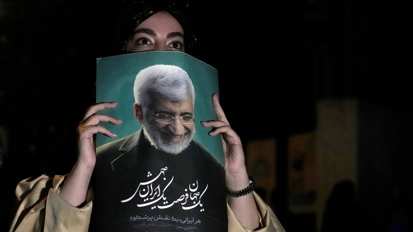 First candidate drops out of Iran presidential election, due to take place Friday amid voter apathy