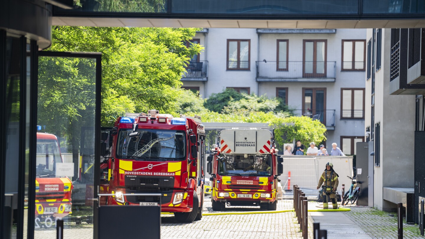 Fire tears through the Danish taxation ministry, the latest major fire in Copenhagen