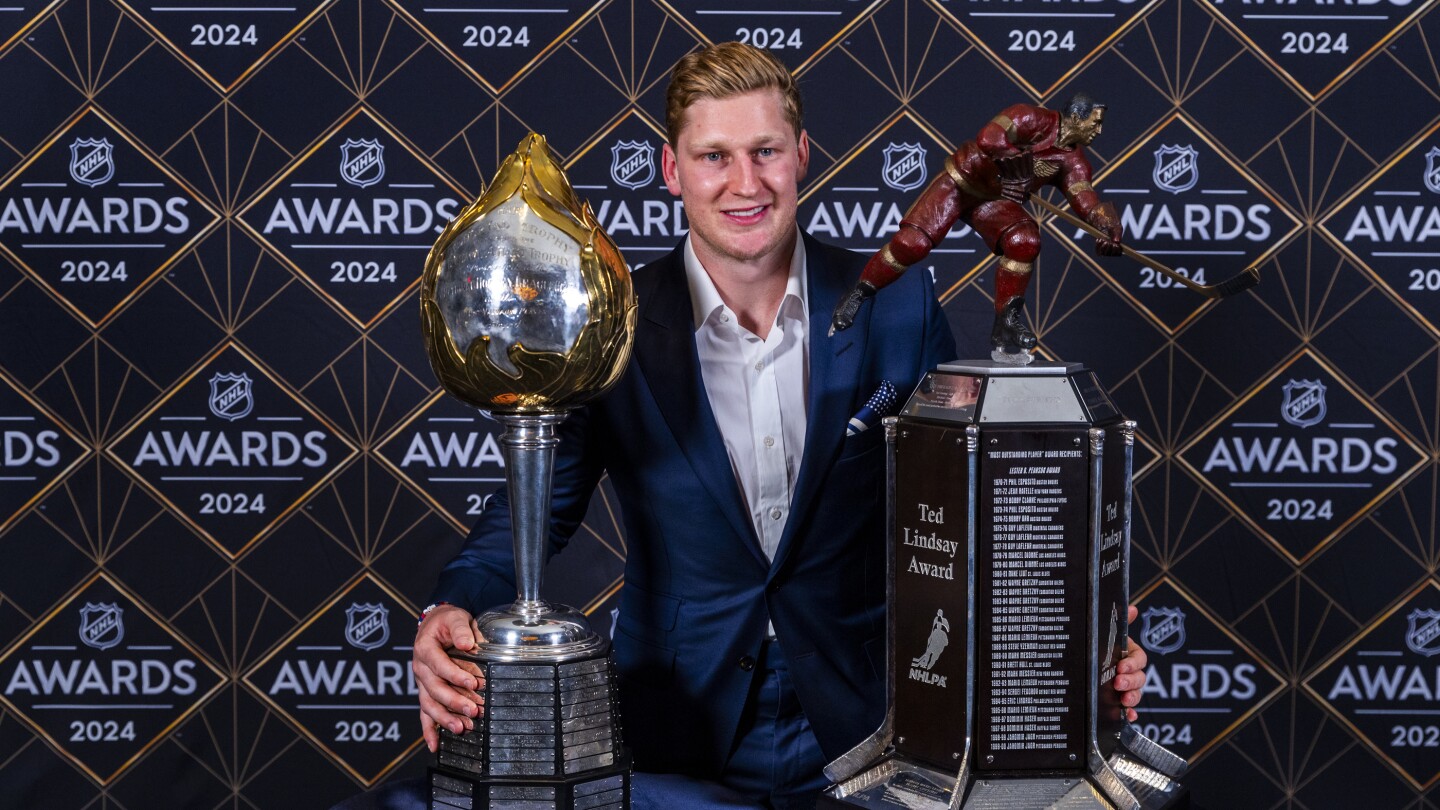 Colorado’s MacKinnon wins Hart and Lindsay awards as the NHL’s top player