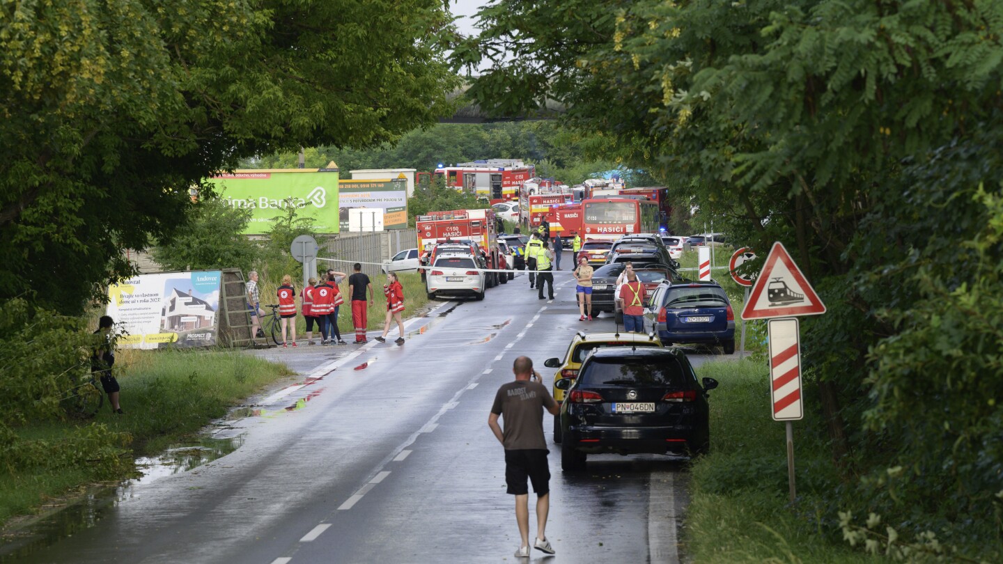 Slovak train and bus collision that killed 7 was likely caused by human error, minister says