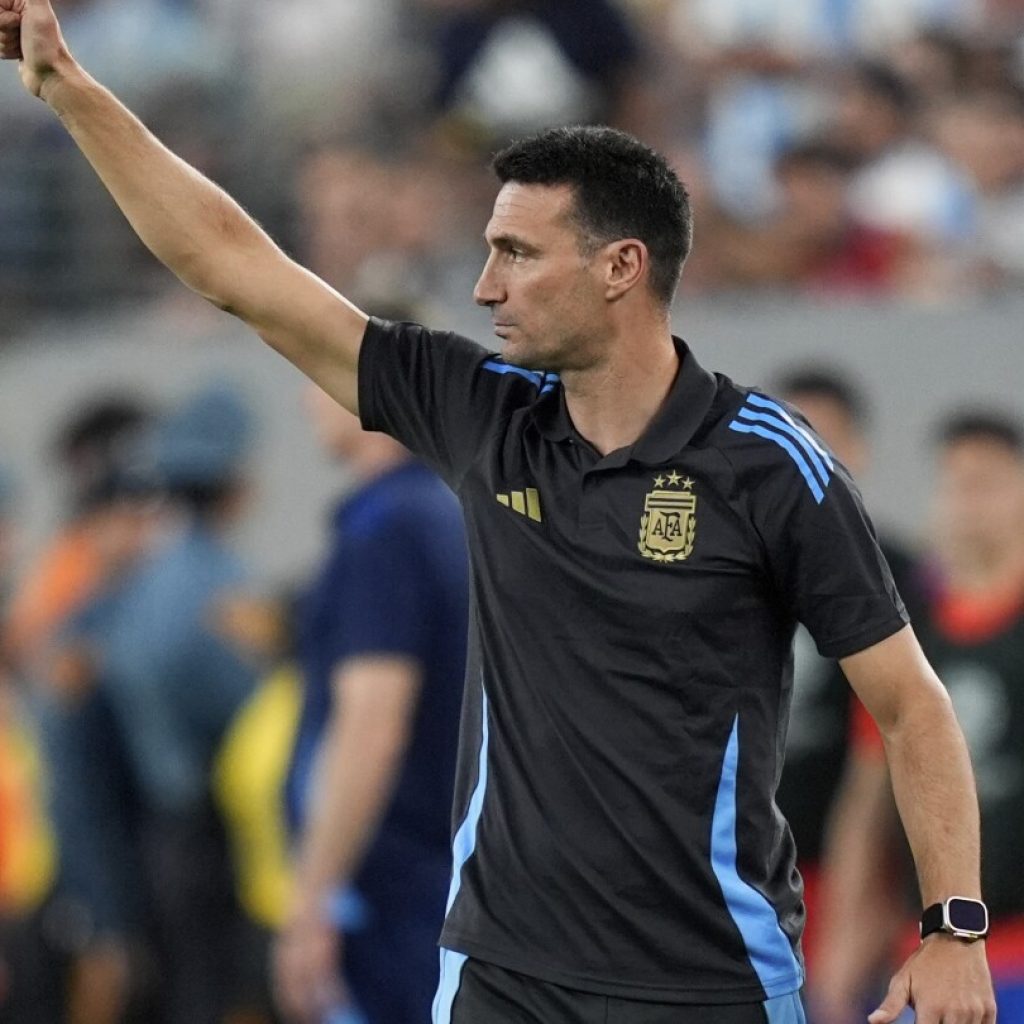 Argentina coach Scaloni suspended for Copa America match vs. Peru for being repeatedly late