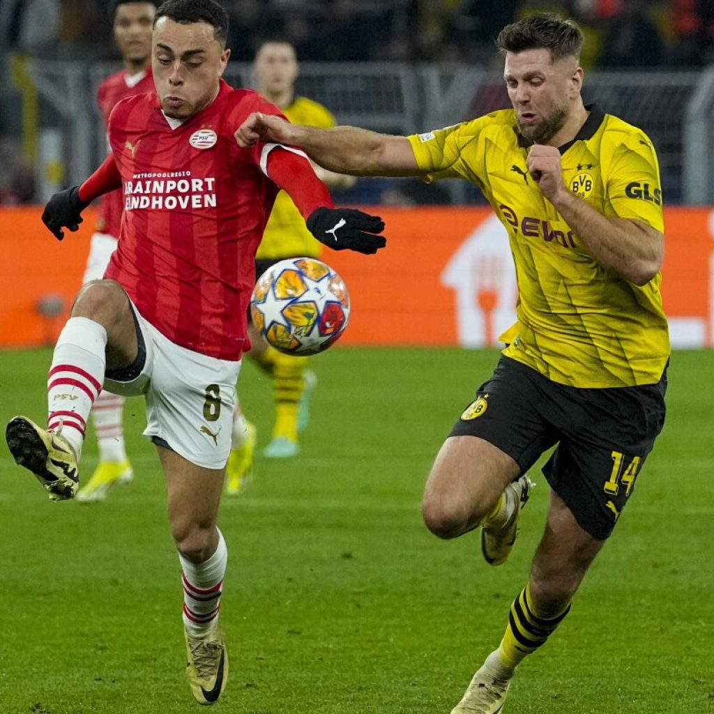 Sergiño Dest will remain with PSV Eindhoven, agrees to 4-year contract