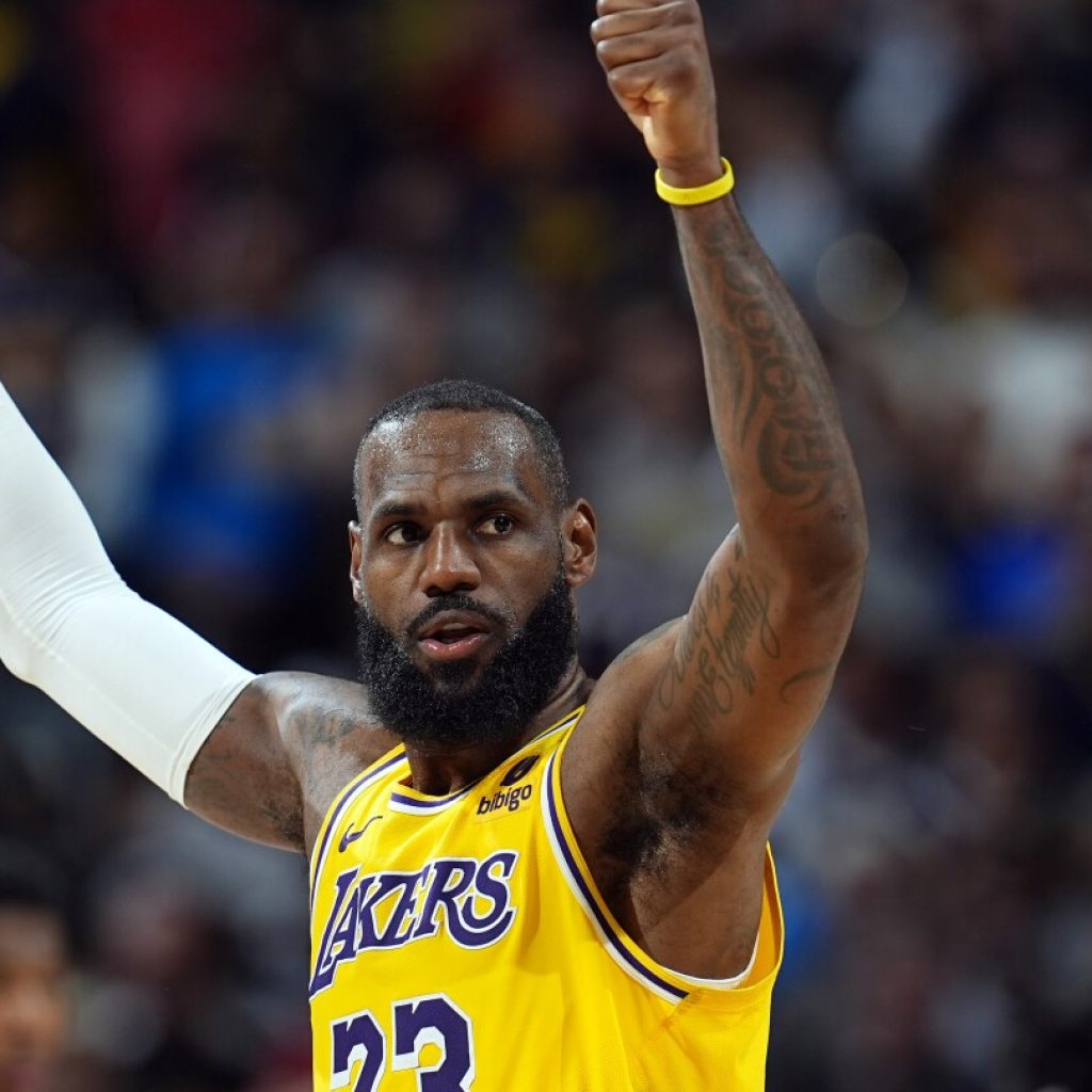 LeBron James intends to sign a new deal with the Lakers, AP source says