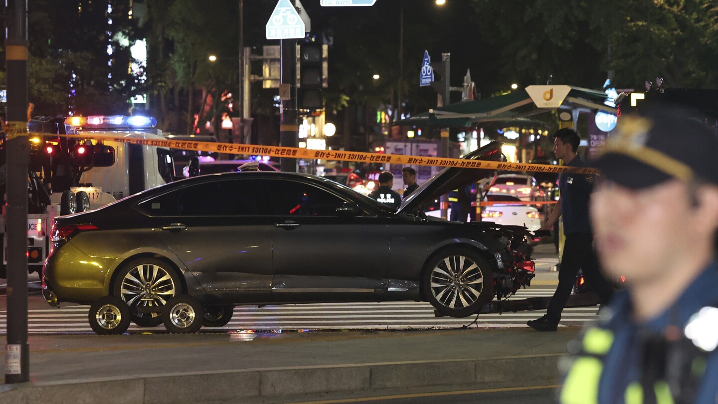 A car hits pedestrians in central Seoul, killing 9 and injuring 4