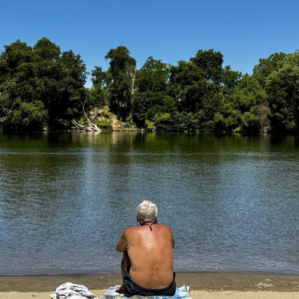 Dangerously high heat builds in California and the south-central United States