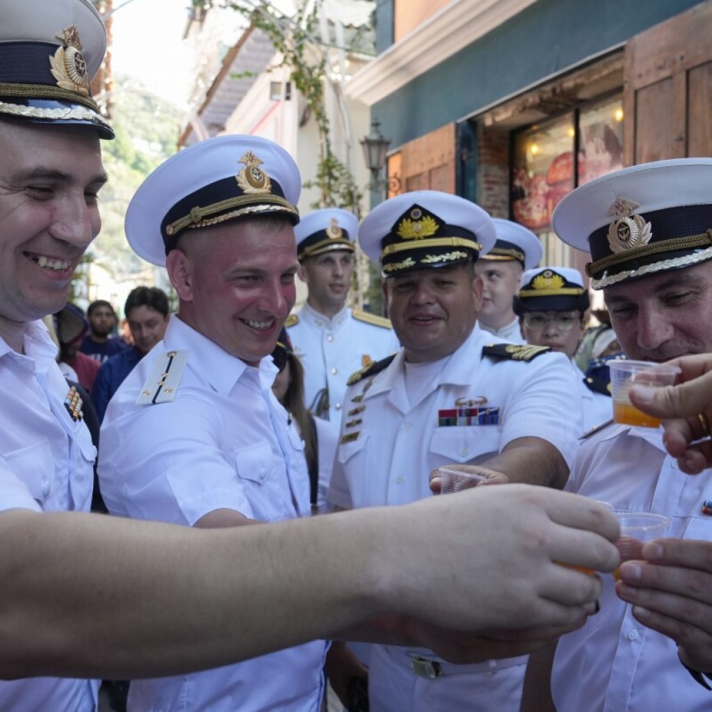 After a stop in Cuba, 2 Russian ships dock in Venezuelan port as part of ‘show the flag’ exercises