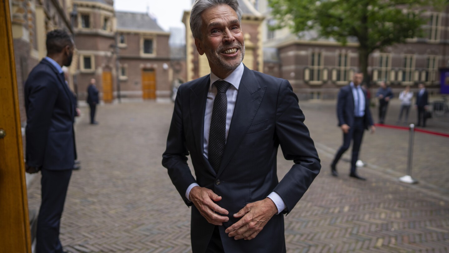 New Dutch leader pledges to cut immigration as the opposition vows to root out racists in cabinet