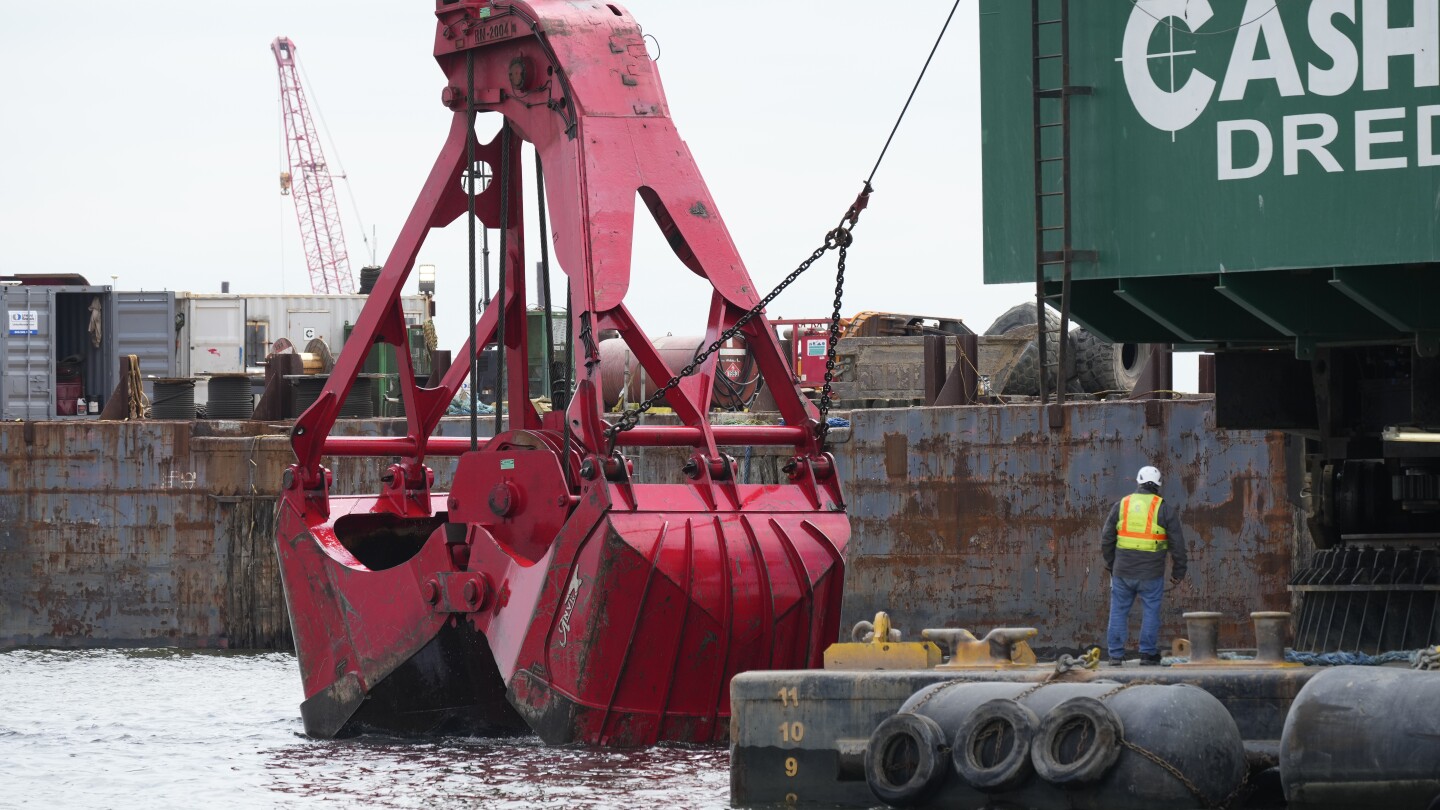 Maryland OKs $50.3M contract for removal of bridge collapse debris