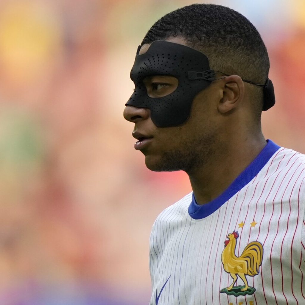 Mbappé warns of ‘catastrophic’ political situation in France as the far right gets closer to power