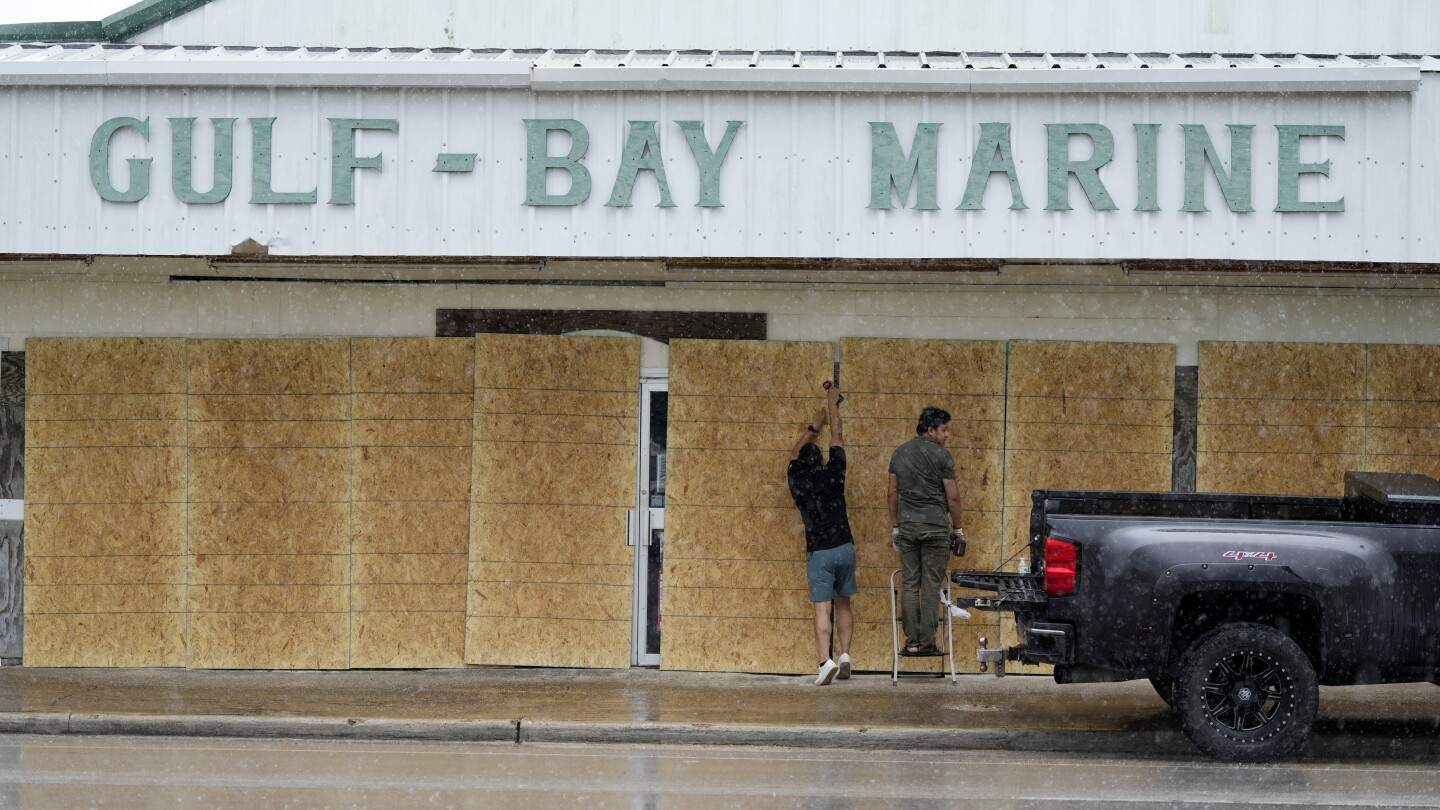 Beryl regains hurricane strength as it bears down on southern Texas