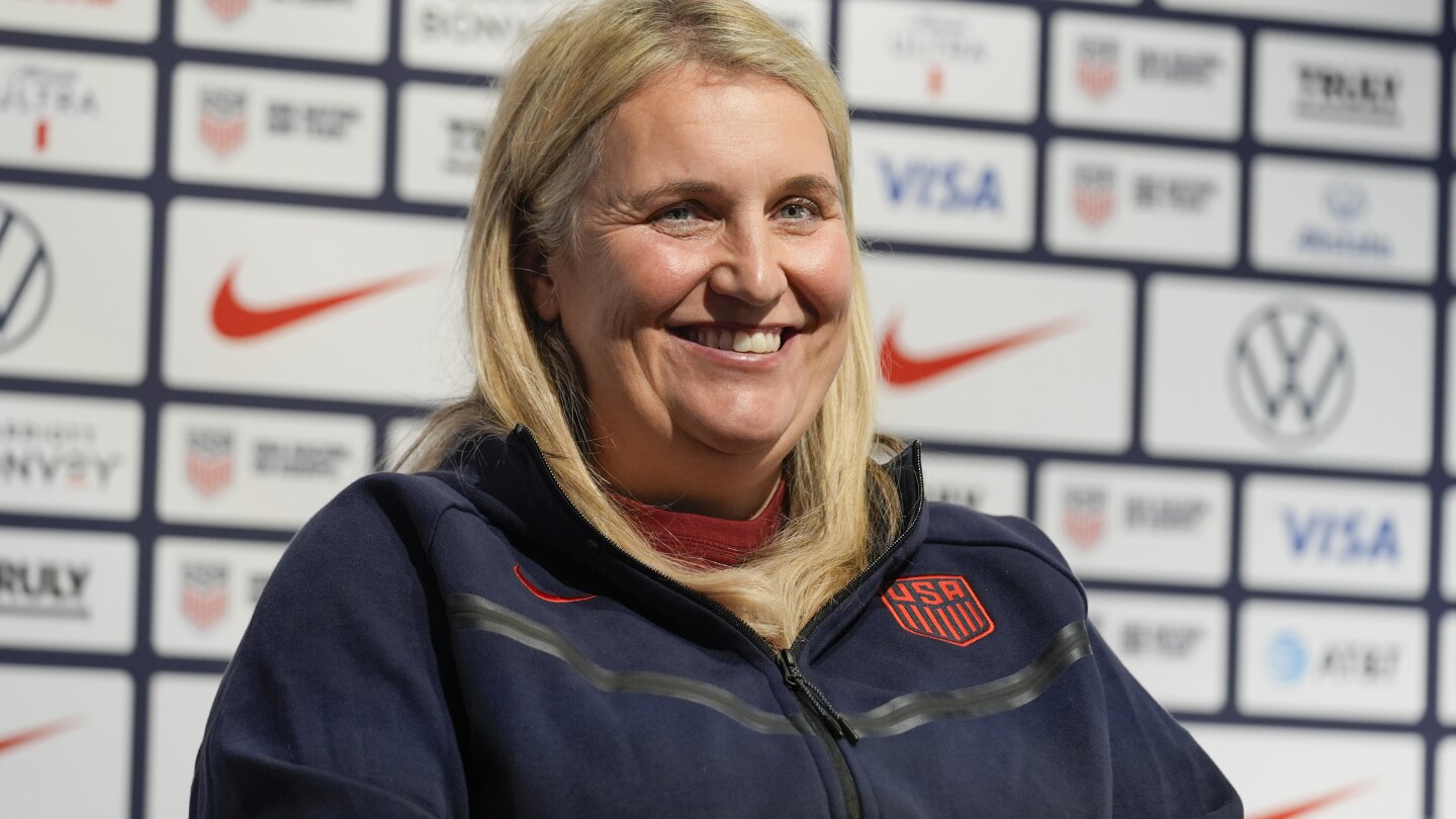 US women’s coach Emma Hayes sidesteps equal pay question if high-priced star takes over American men