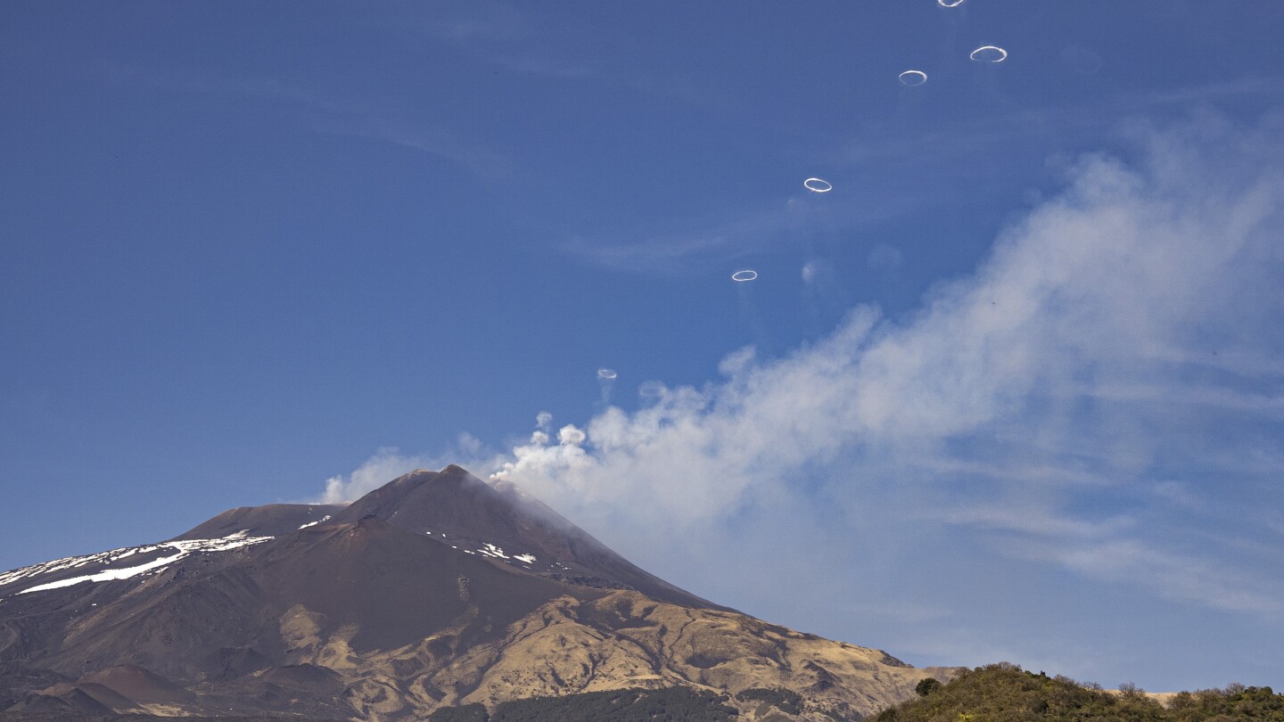 American tourist dies after sudden illness during excursion on Sicily’s Mount Etna, rescuers say