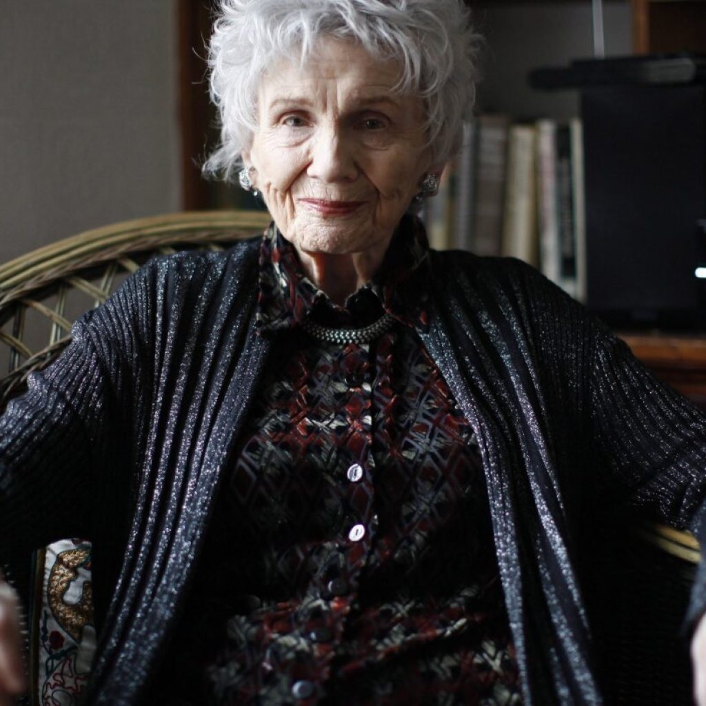 Canadian officer says Alice Munro claimed her daughter was lying about being abused by stepfather