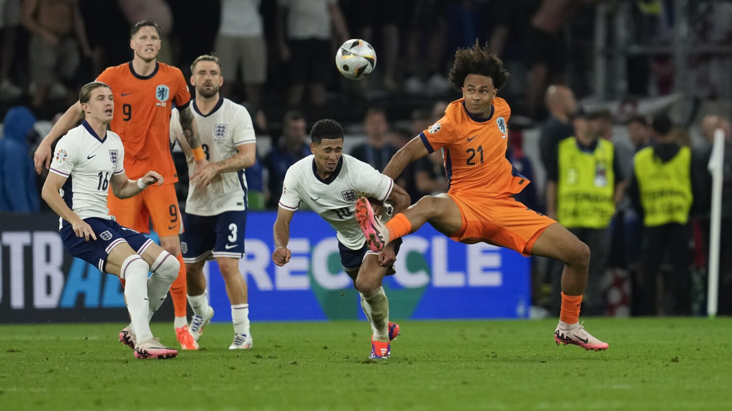 Man United signs Netherlands striker Zirkzee from Bologna for reported $47M