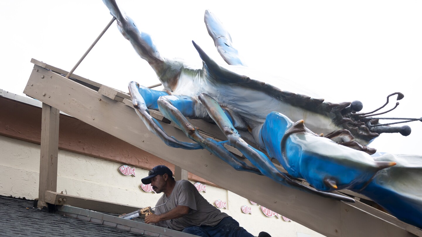 In beachy Galveston, locals buckle down without power after Beryl’s blow during peak tourist season