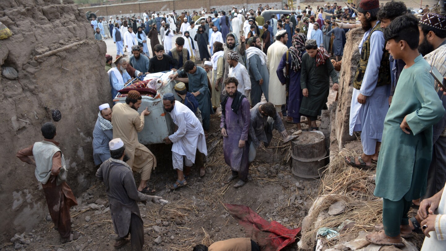 Forty dead in heavy rains in eastern Afghanistan; 17 killed in bus accident