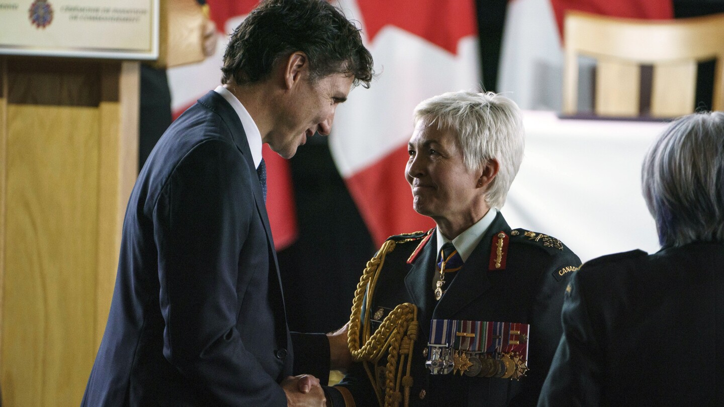 A woman becomes commander of the Canadian Armed Forces for the first time