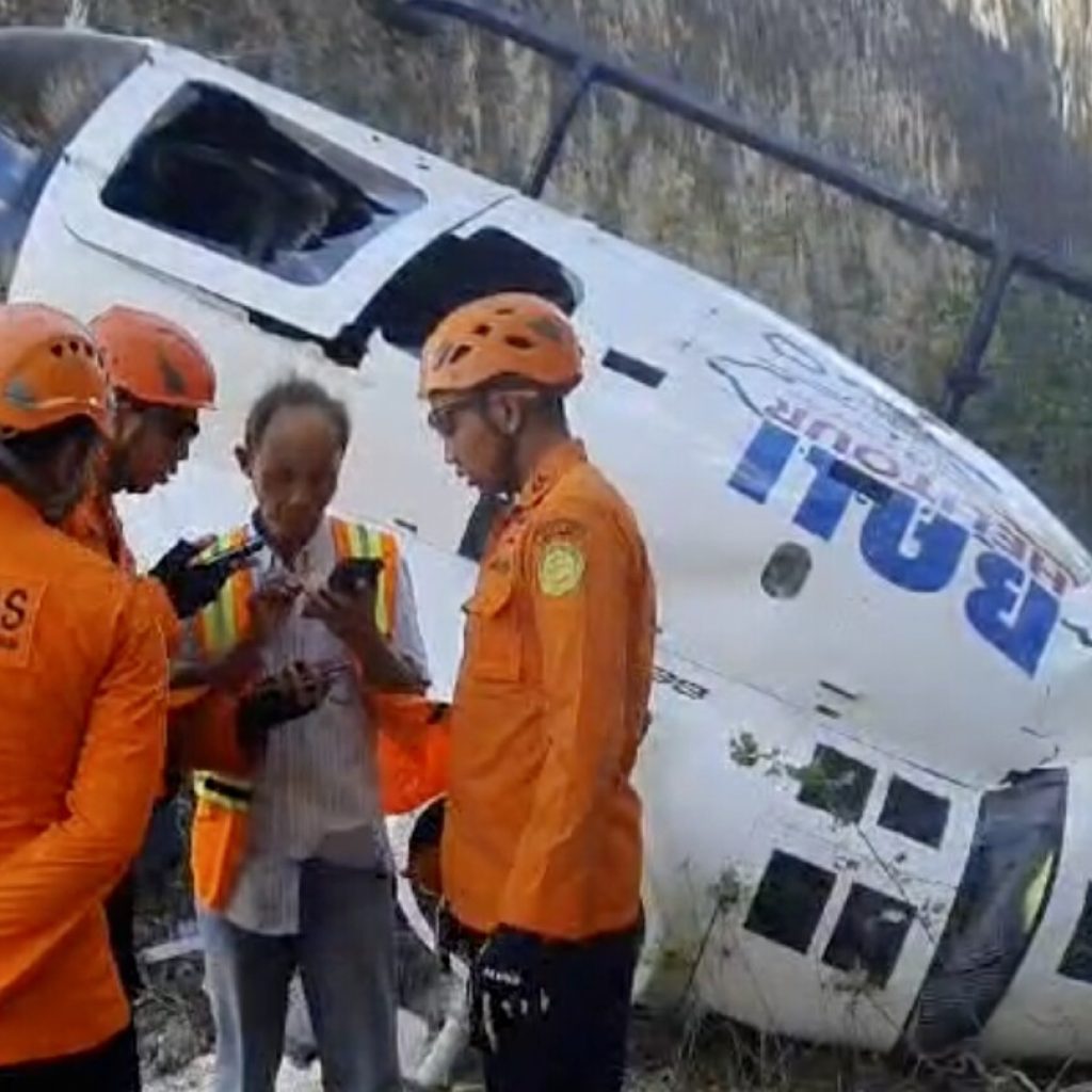 Five people survive after a helicopter crashes in Bali