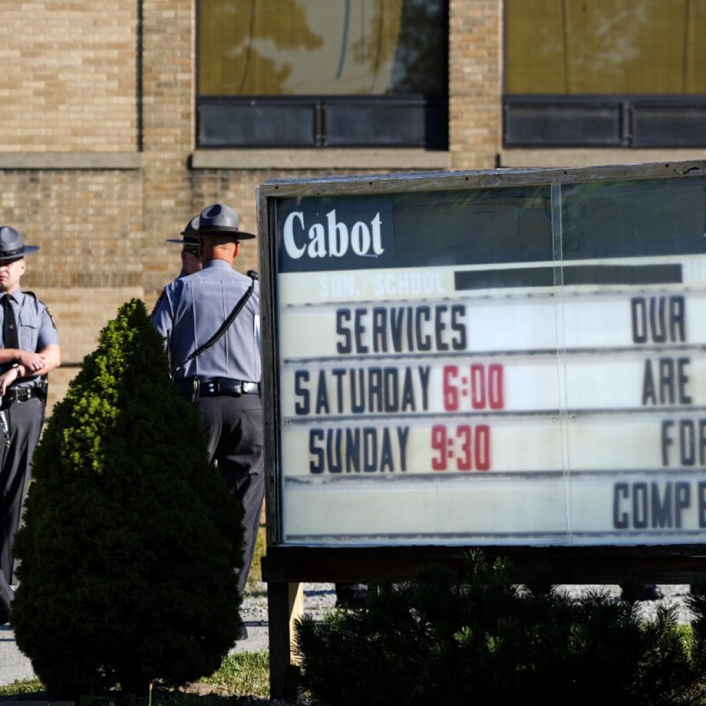 Hundreds of firefighters gather for funeral of former chief killed in Trump rally shooting