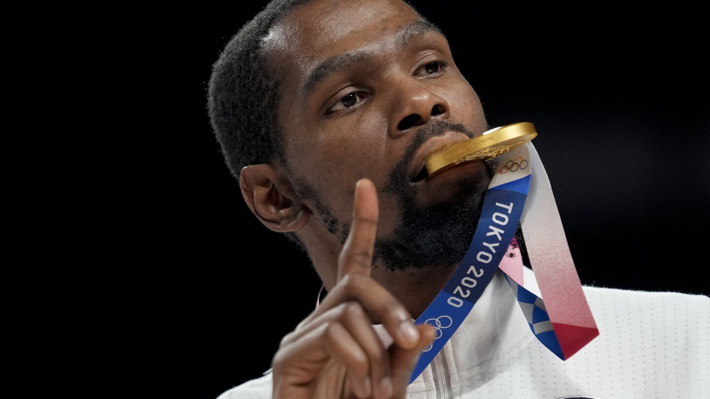 Durant returns to practice with US basketball team, 1 week before Paris Olympics