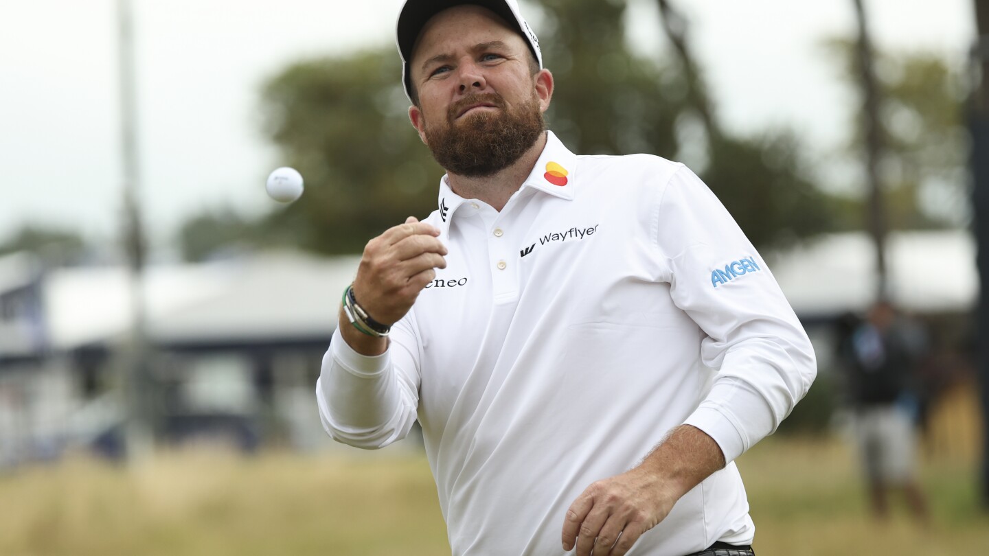 Shane Lowry keeps calm and carries British Open lead at Troon