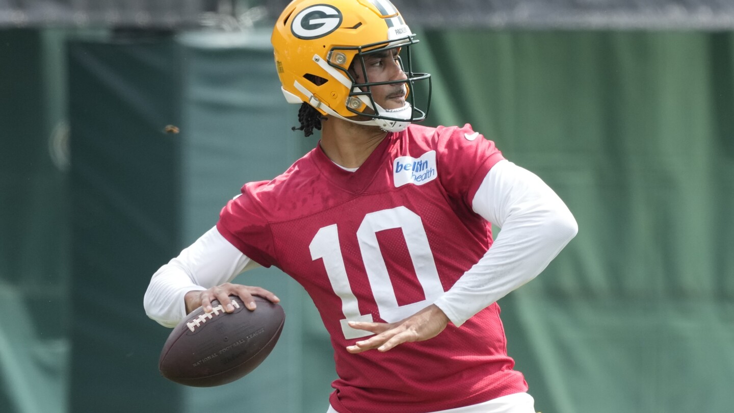 QB Jordan Love won’t be practicing with Packers with contract situation unsettled