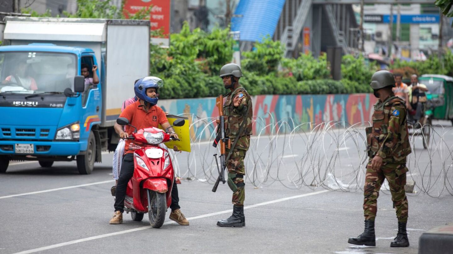 No internet in Bangladesh yet despite apparent calm after deadly unrest | AP News