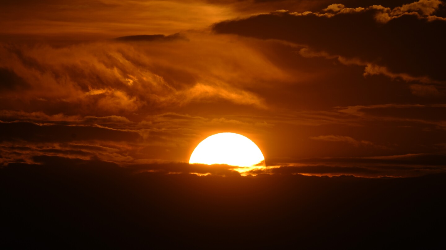 Monday is the hottest day recorded on Earth, beating Sunday’s record, European climate agency says