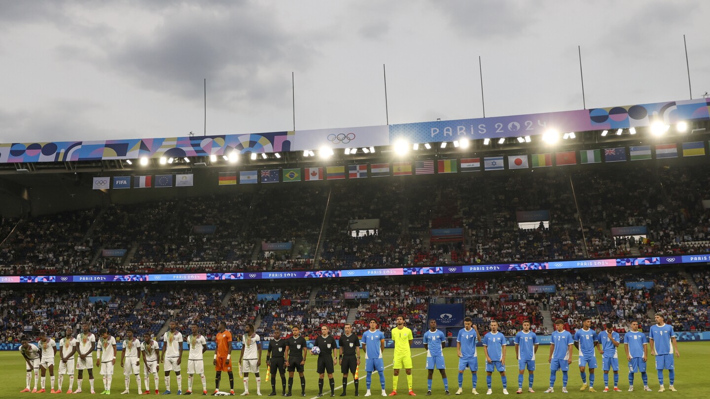 Israel’s national anthem loudly jeered before Olympic soccer match against Mali