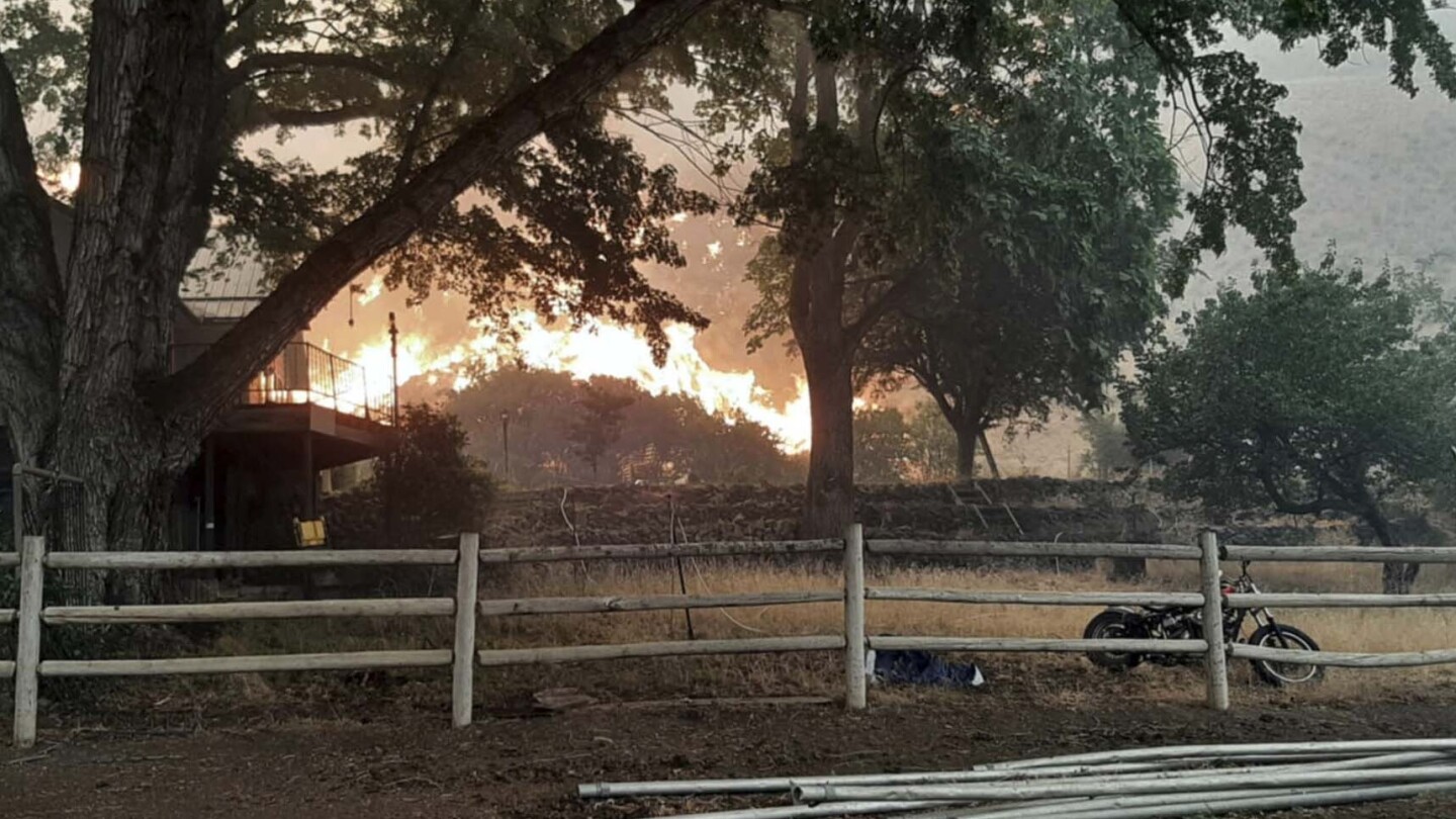 Oregon fire is the largest burning in the US. Thunderstorms and high winds are exacerbating it