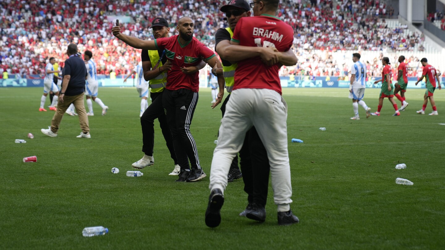 Argentina coach slams chaotic ‘scandal’ at Olympic soccer match vs Morocco