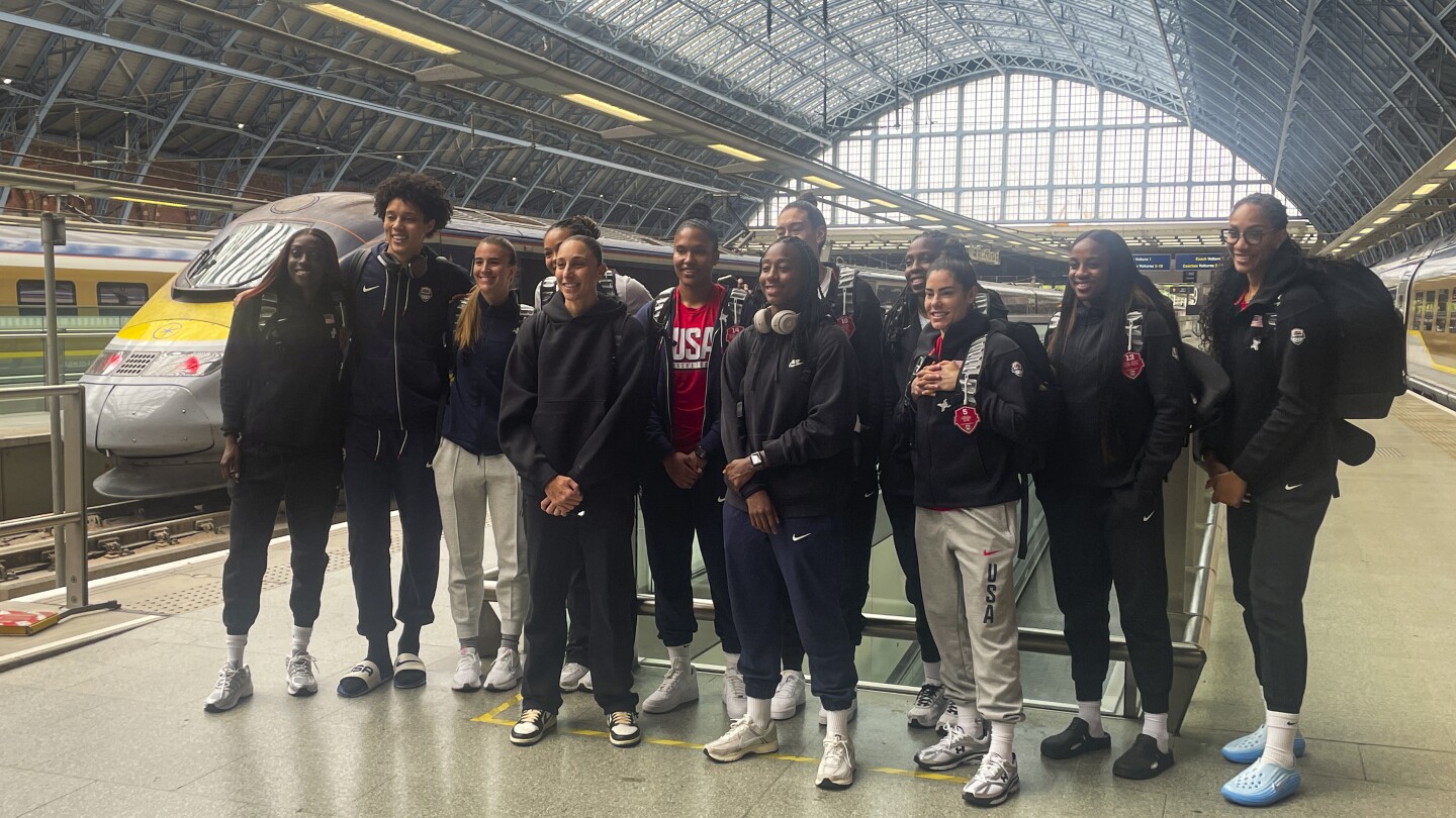 Buses get basketball players from Lille to Paris for 2024 opening ceremony