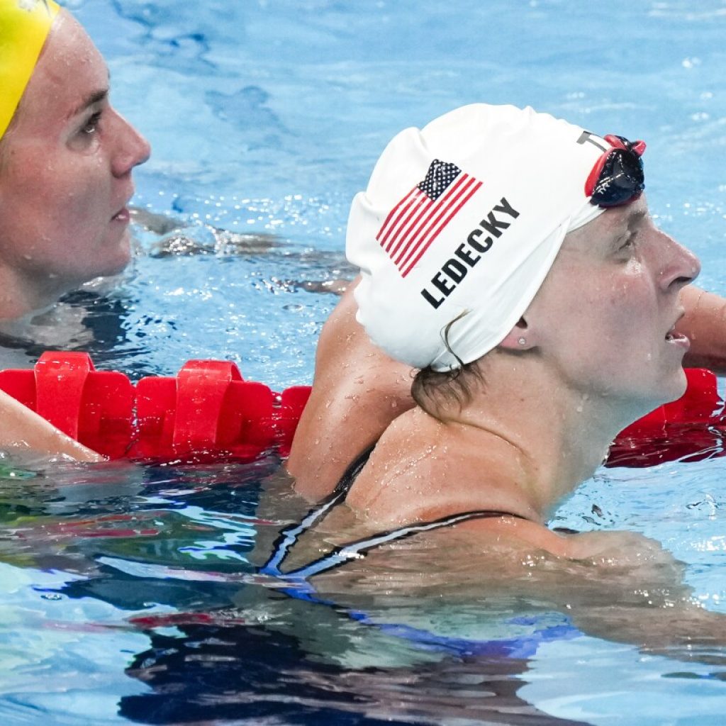 Katie Ledecky starts Olympic swimming with fastest time in 400 free prelims, just ahead of Titmus