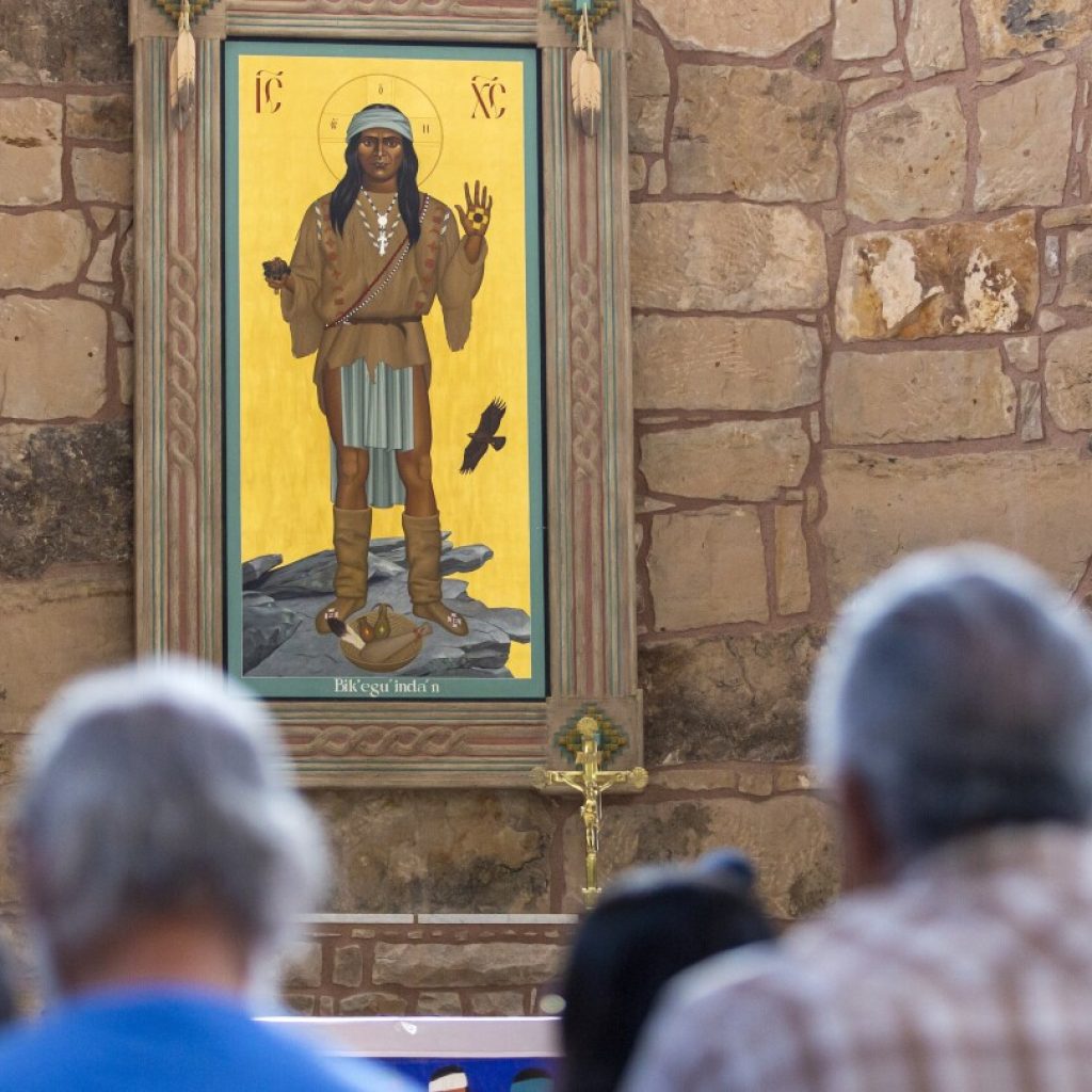 Why these Apache Catholics felt faced with a ‘false choice’ after priest removed church’s icons