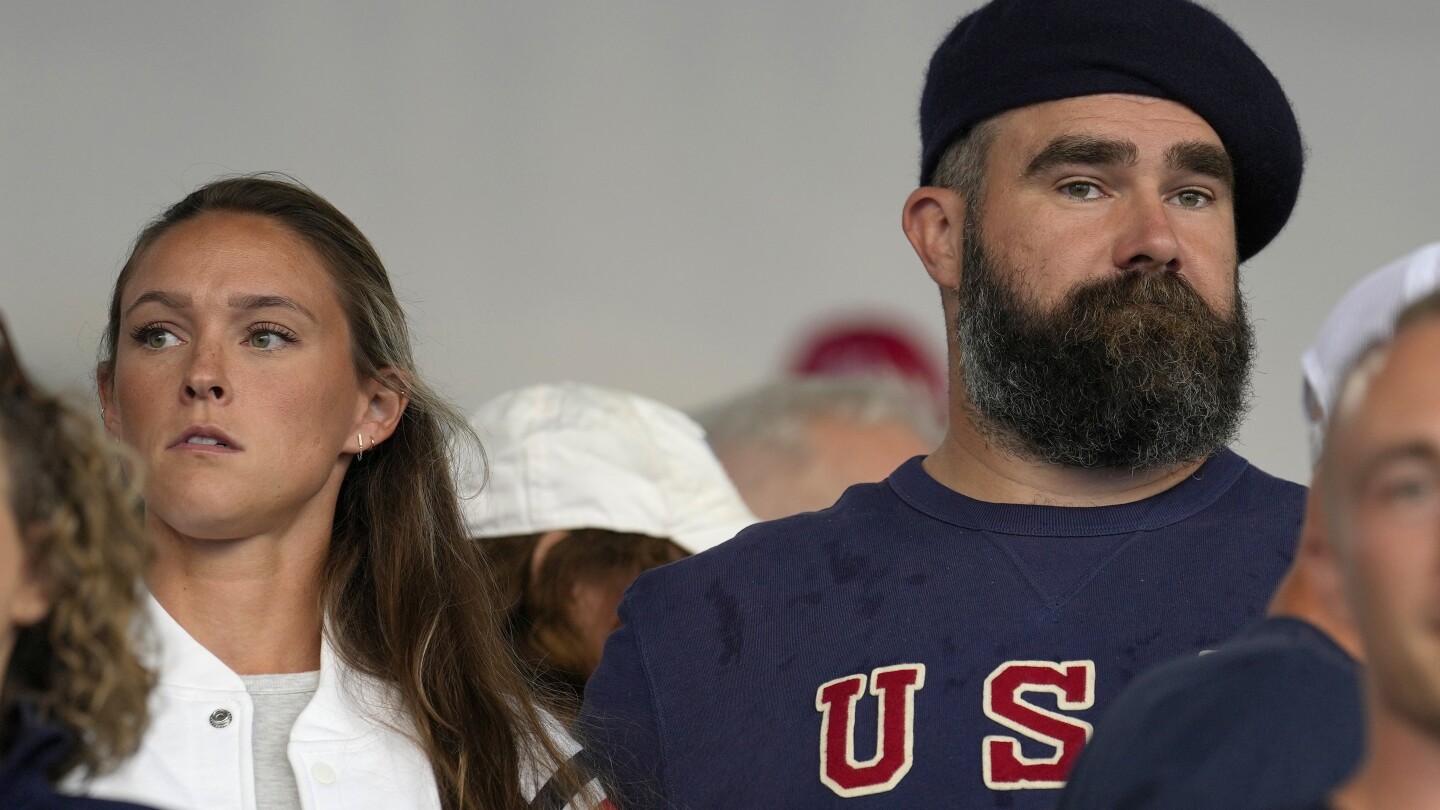 Jason and Kylie Kelce take in U.S. field hockey opener at the Paris Olympics